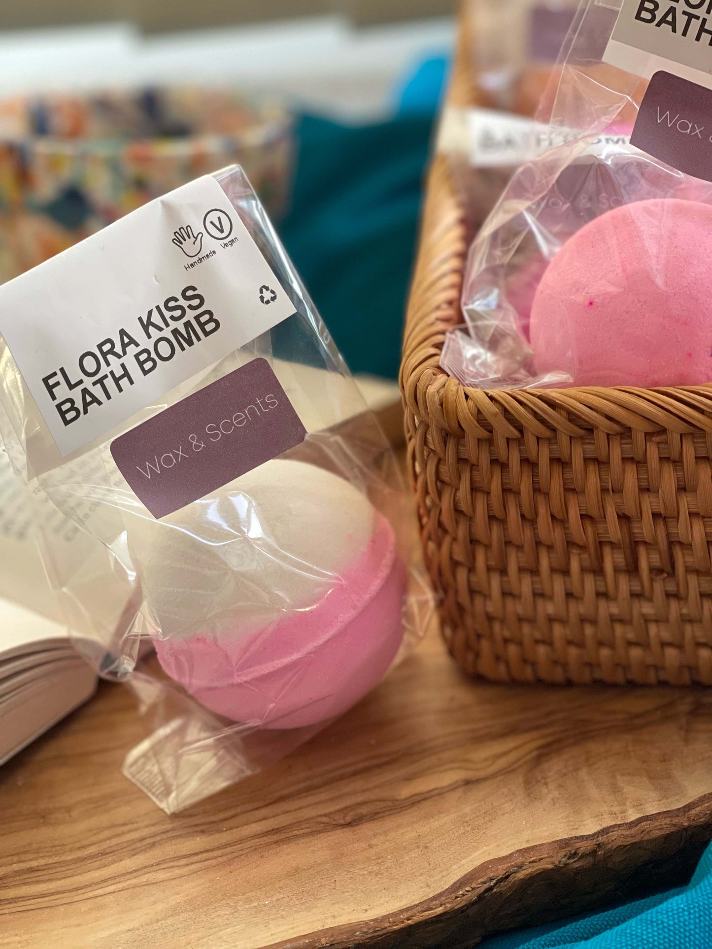 Flora Kiss Bath Bomb